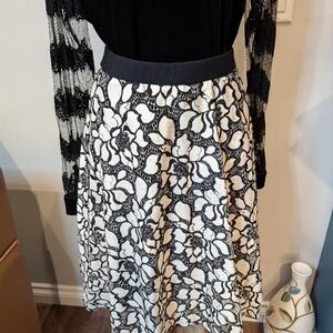 NWT designer Black and White Floral Lace Skirt Christian Siriano women's Sz 18